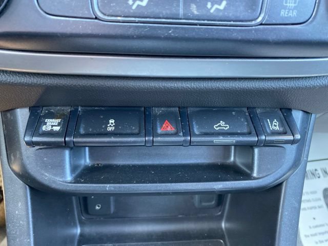 Used 2016 Chevrolet Colorado LT w/ LT Convenience Package AWD/4WD image 11