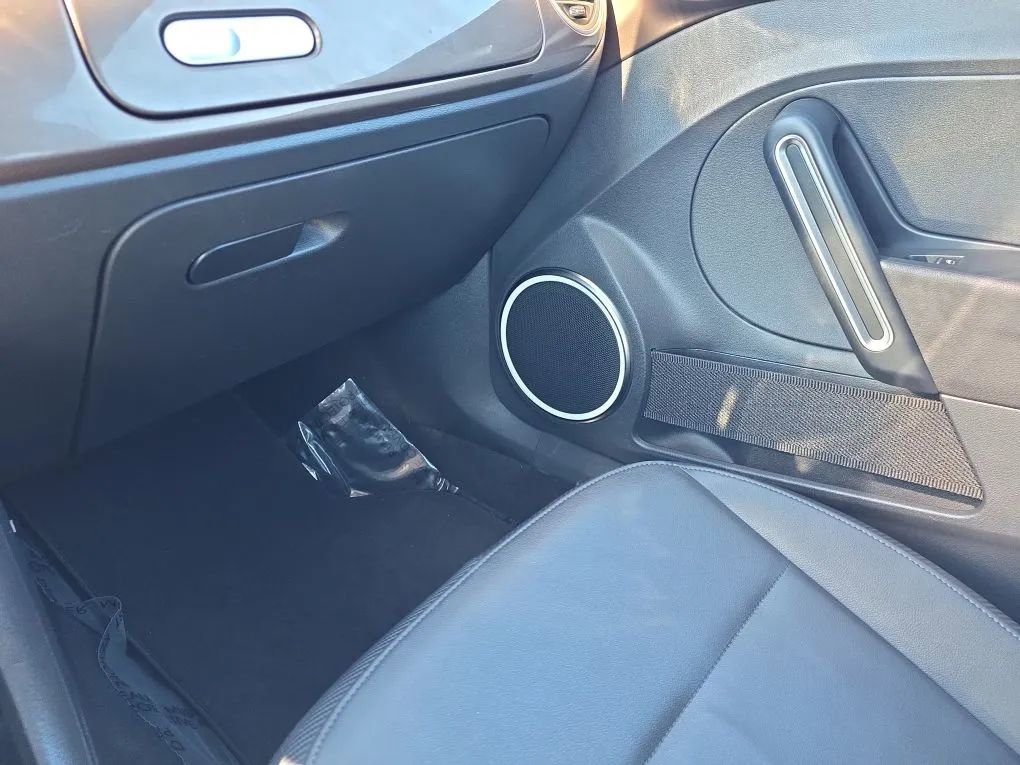 Used 2013 Volkswagen Beetle 2.5 image 43