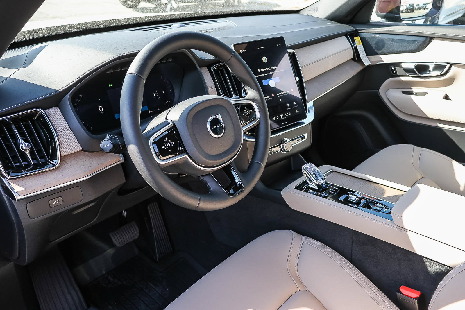 New 2026 Volvo XC90 B5 Plus w/ Protection Package Premier AWD/4WD image 21
