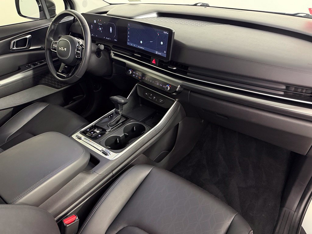Used 2025 Kia Carnival SX FWD image 14
