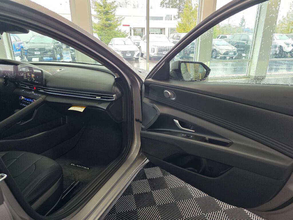 New 2026 Hyundai Elantra Limited image 41