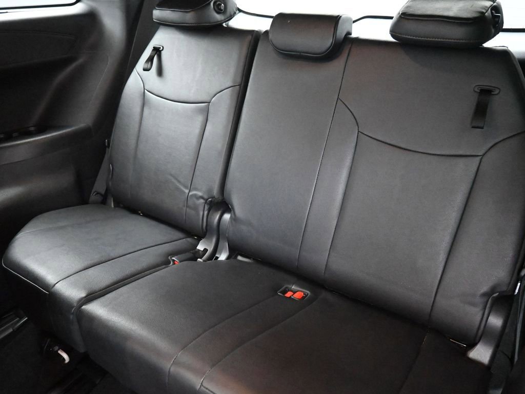 Certified 2025 Toyota Sienna Limited AWD/4WD image 21