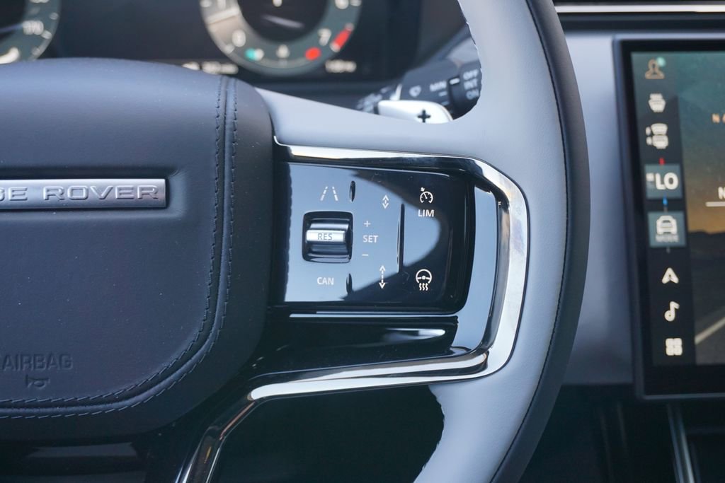 New 2026 Land Rover Range Rover Velar Dynamic SE image 13