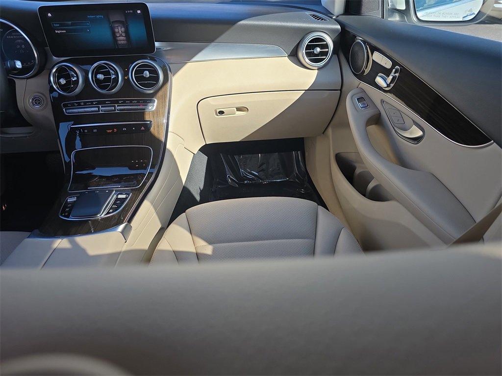 Used 2022 Mercedes-Benz GLC 300 image 13
