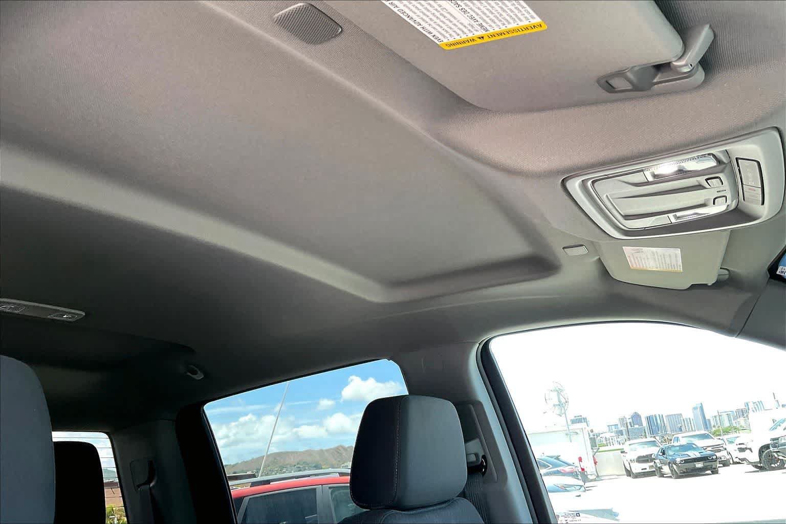 Used 2025 Chevrolet Silverado 1500 LT Trail Boss w/ Dark Appearance Package AWD/4WD image 30