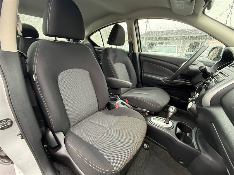 Used 2014 Nissan Versa SV image 13
