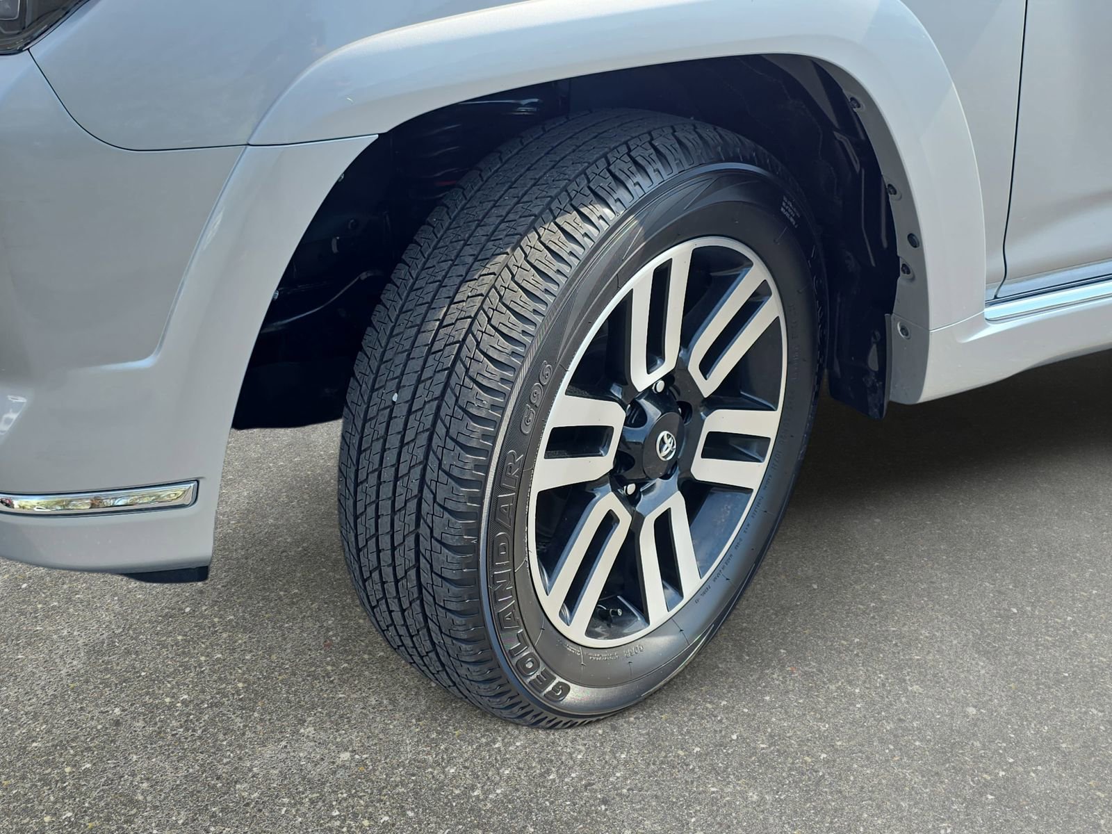 Used 2024 Toyota 4Runner Limited image 31