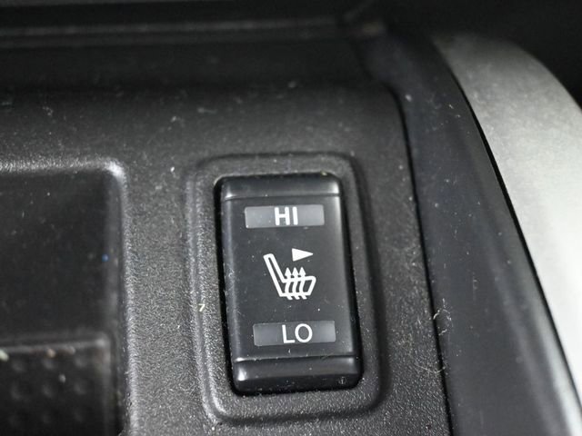 Used 2016 Nissan Titan PRO-4X w/ Pro-4x Convenience Package image 28