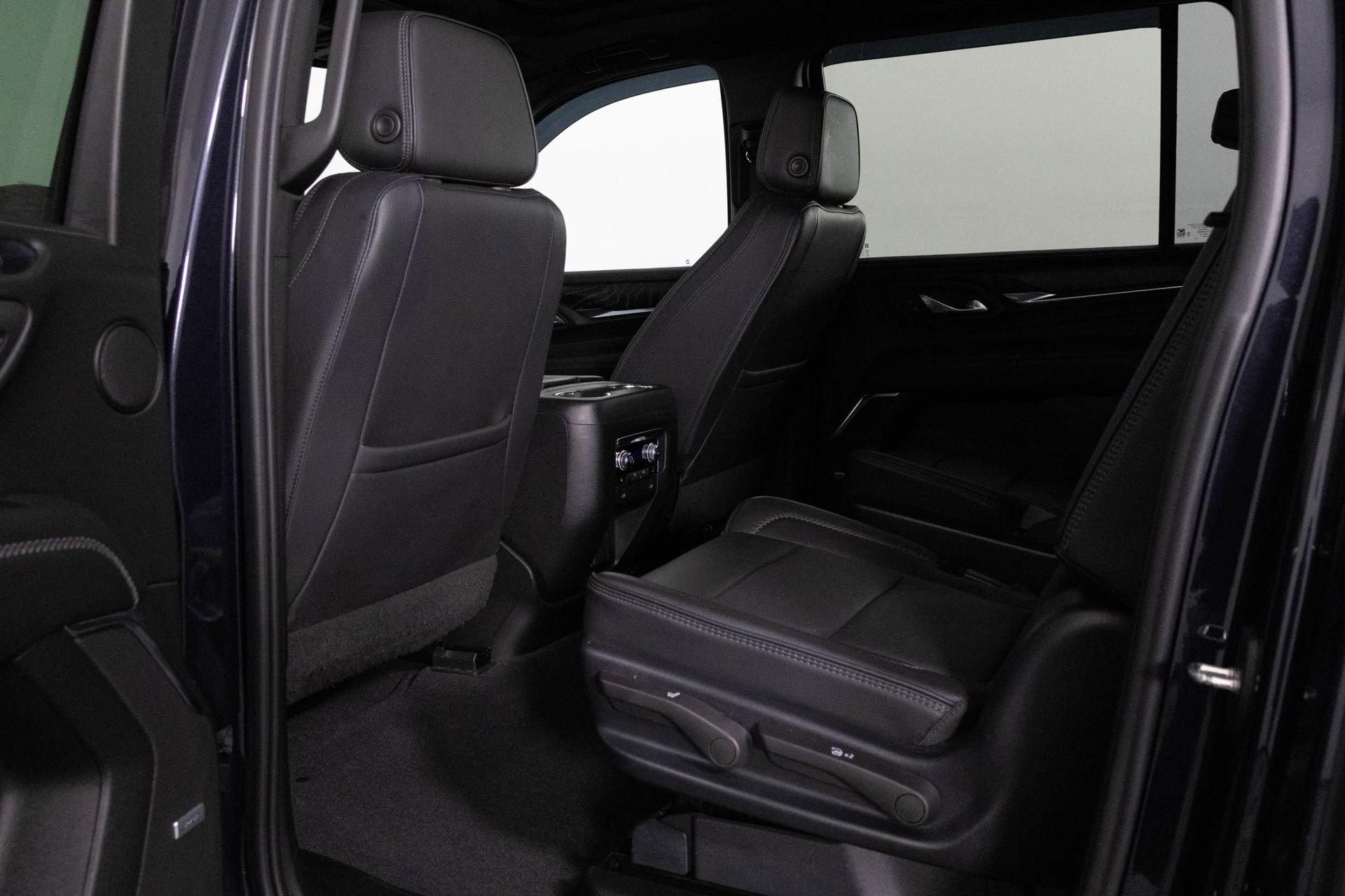 Used 2023 GMC Yukon XL Denali image 33