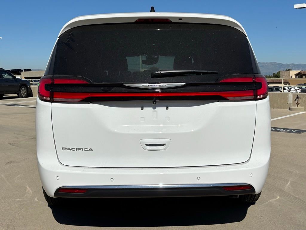 New 2026 Chrysler Pacifica Select FWD image 4