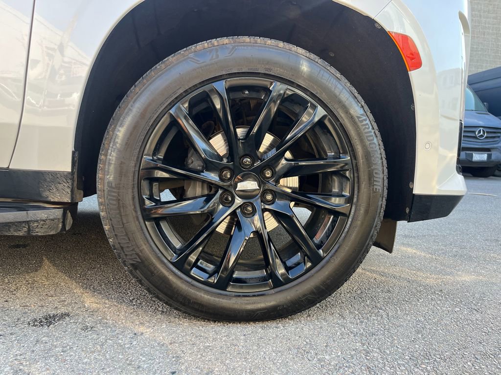 Used 2022 Cadillac Escalade Sport w/ LPO, ONYX Package AWD/4WD image 6