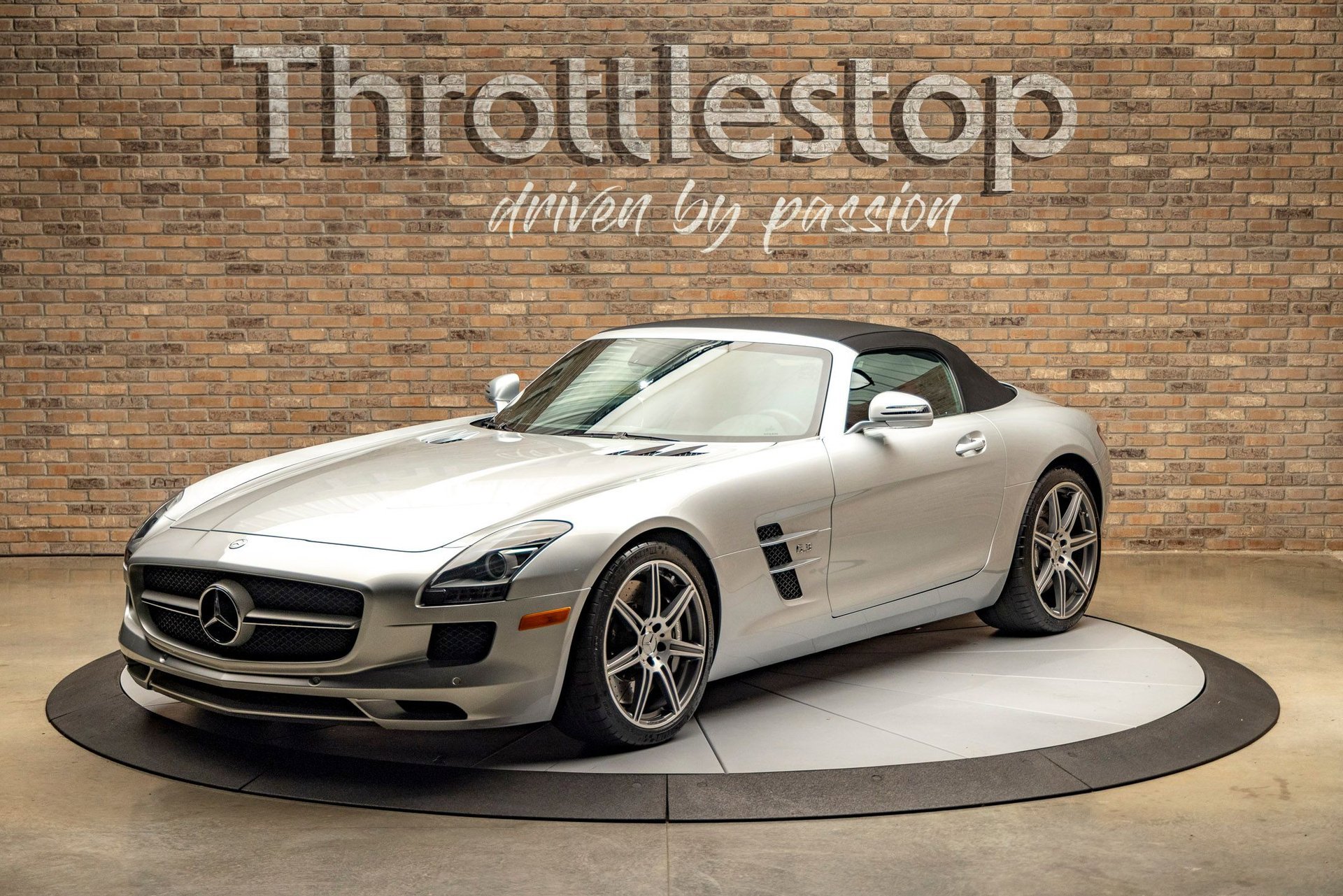 Used 2012 Mercedes-Benz SLS AMG Roadster image 5