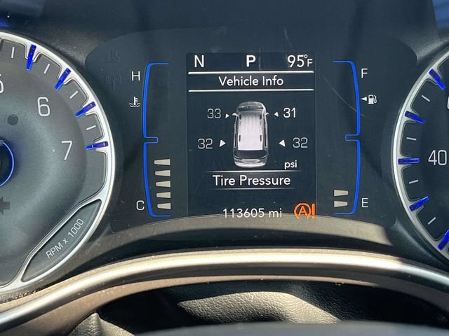 Used 2018 Chrysler Pacifica Touring-L FWD image 33