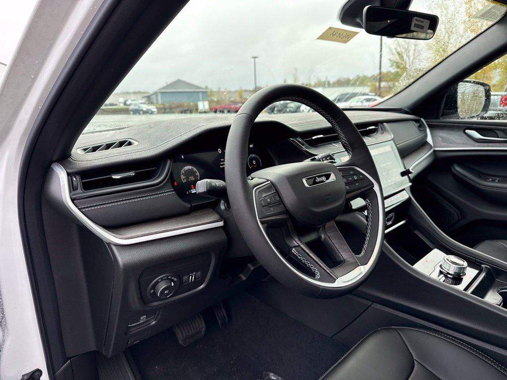 New 2027 Jeep Grand Cherokee Limited AWD/4WD image 26