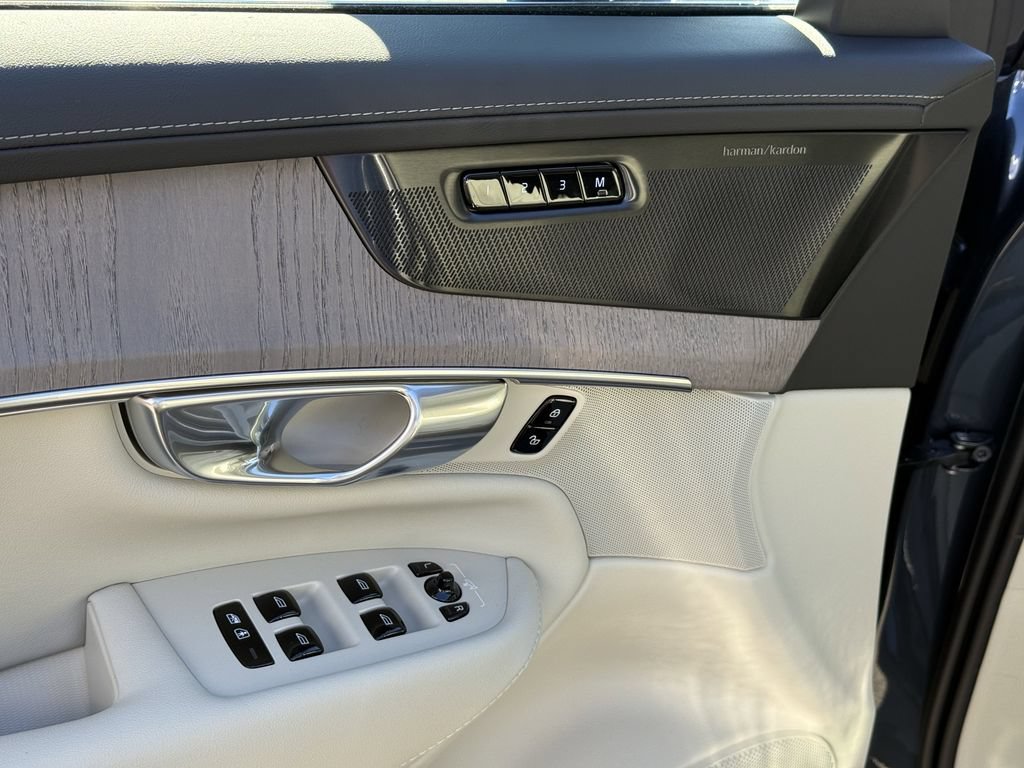 New 2026 Volvo XC90 B6 Ultra w/ Protection Package Premier AWD/4WD image 10