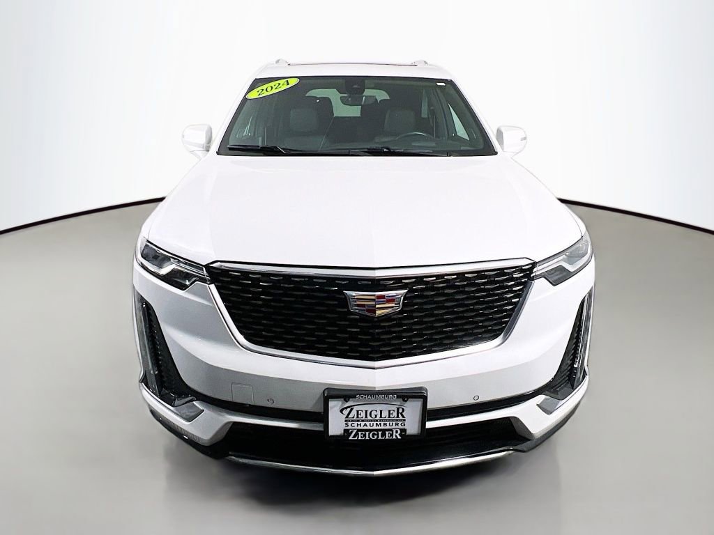 Used 2024 Cadillac XT6 Premium Luxury w/ Technology Package image 2