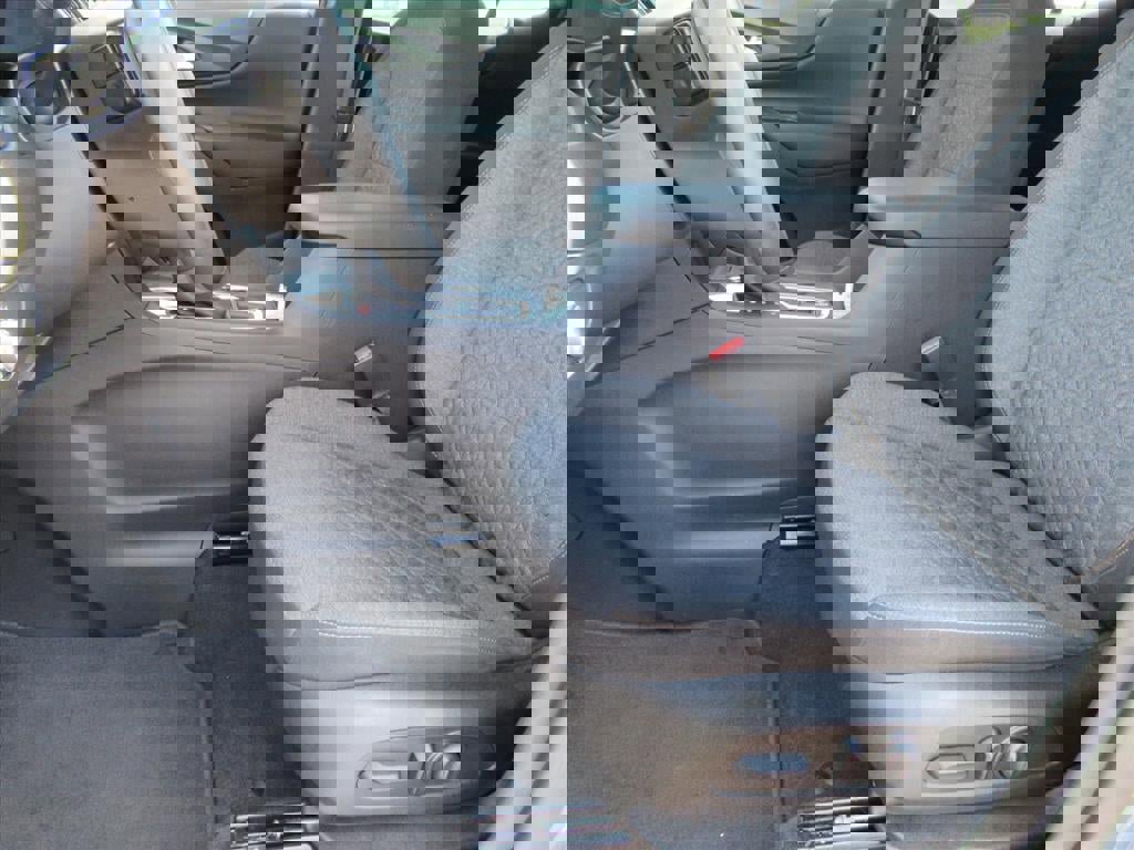 Used 2024 Chevrolet Equinox LT image 17