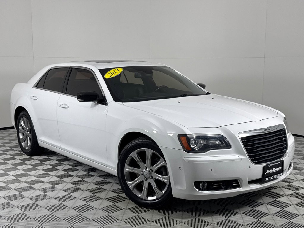 Used 2013 Chrysler 300 S image 2
