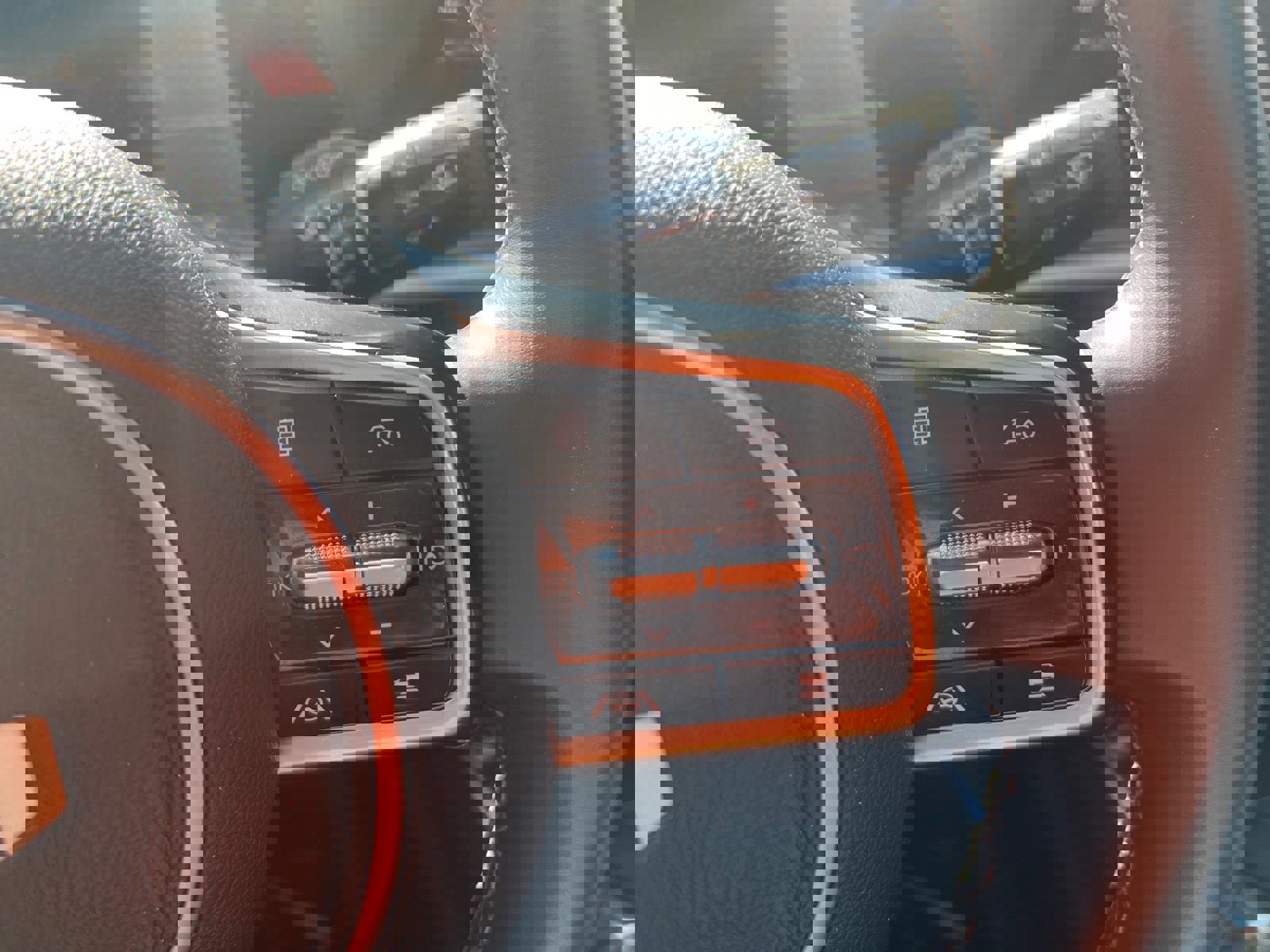 Used 2024 Kia Sorento S image 10