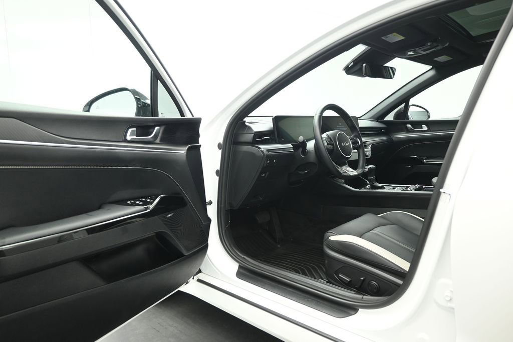 Used 2025 Kia K5 GT-Line w/ GT-Line Premium Package AWD/4WD image 9