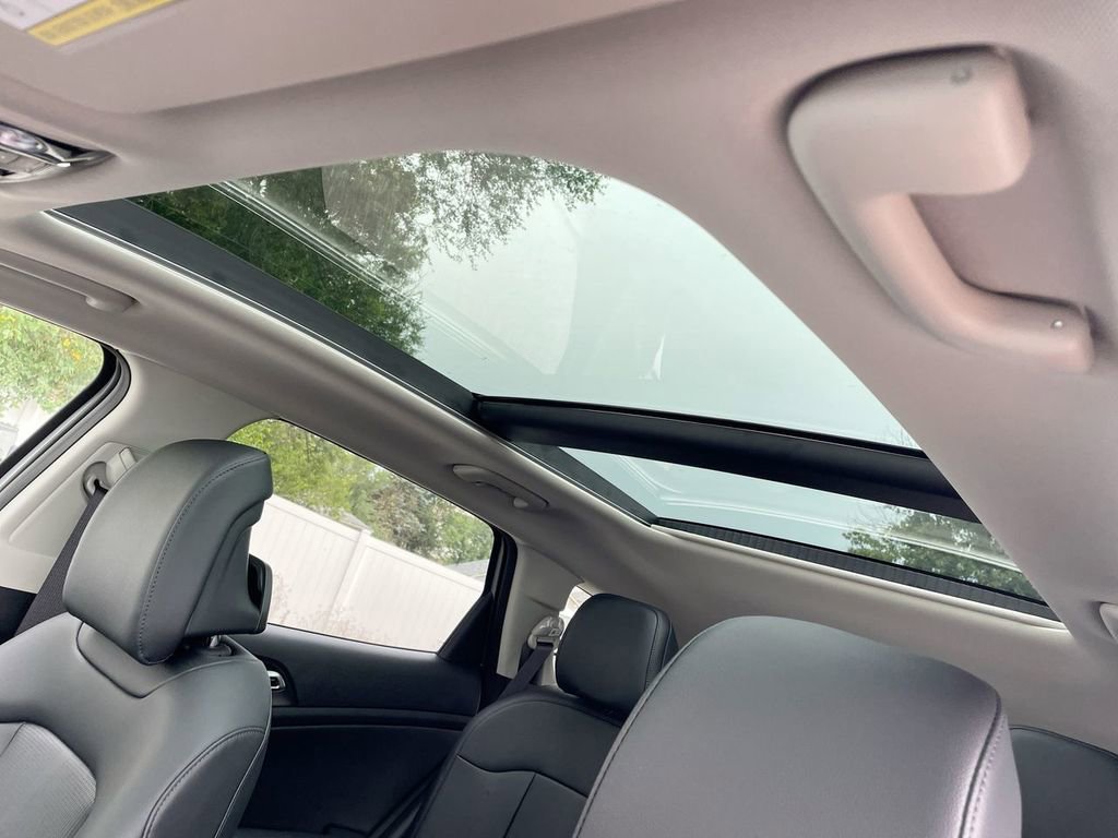 New 2026 Kia Sportage EX w/ EX Panoramic Sunroof Package image 47