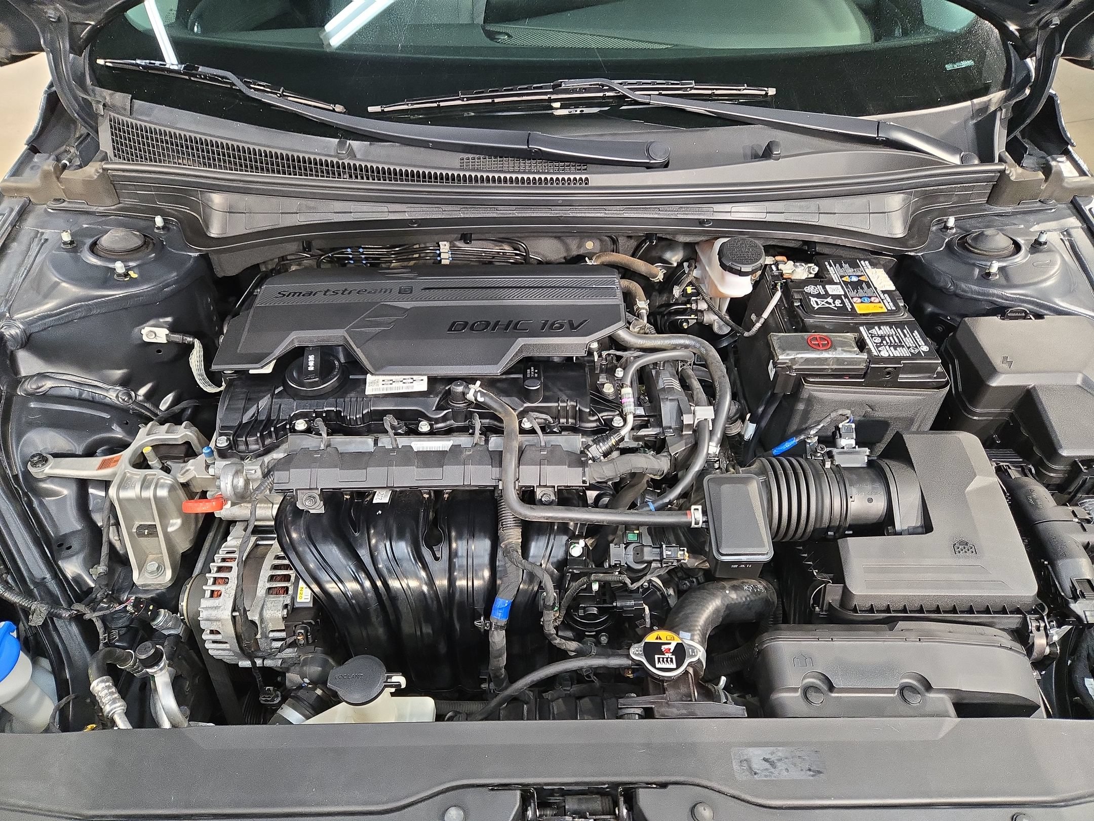 Used 2023 Hyundai Elantra Limited FWD image 19