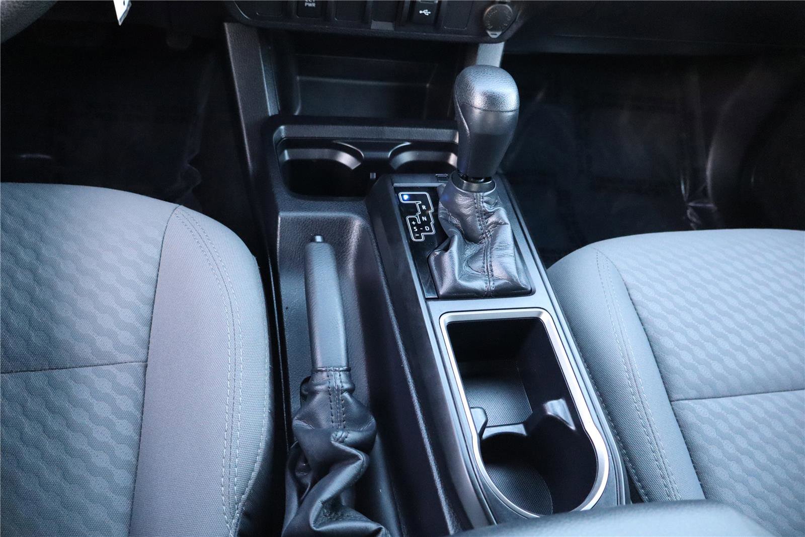 Used 2022 Toyota Tacoma SR image 22