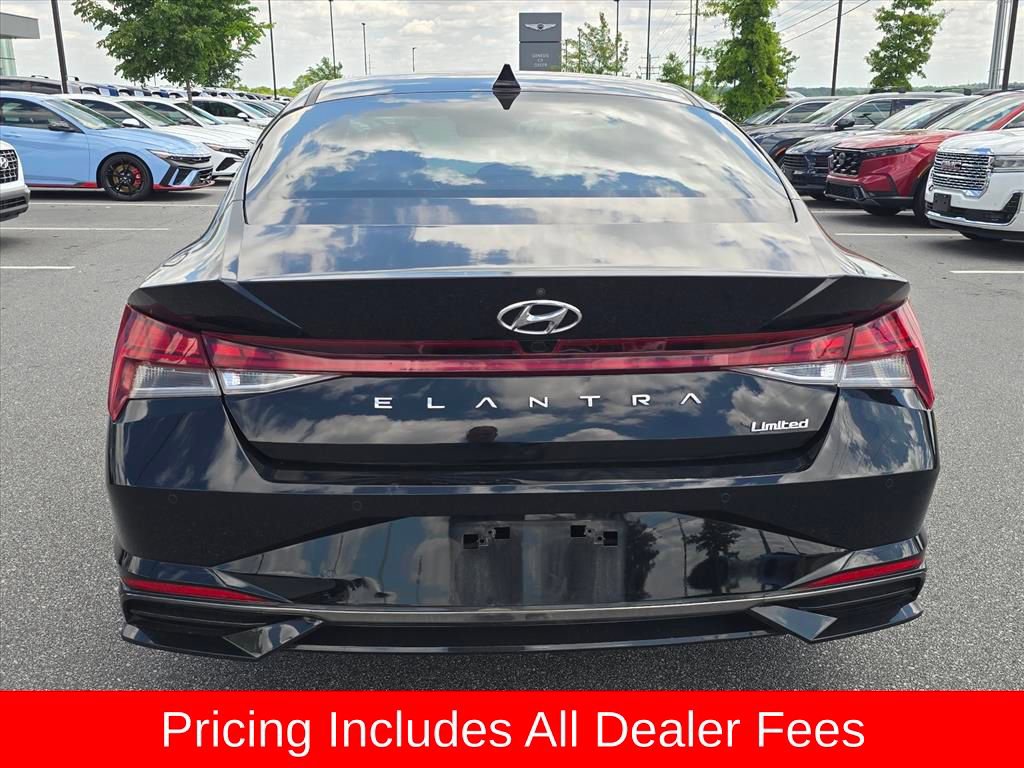 Certified 2022 Hyundai Elantra Limited FWD image 4