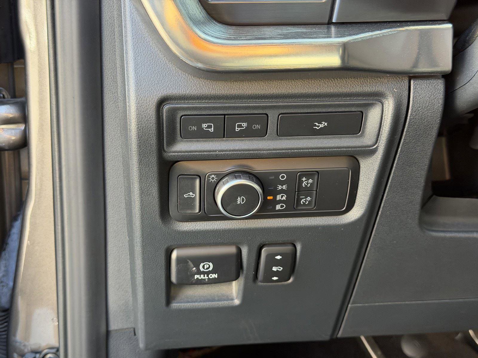 Used 2022 Ford F150 Lariat w/ Max Trailer Tow Package image 9