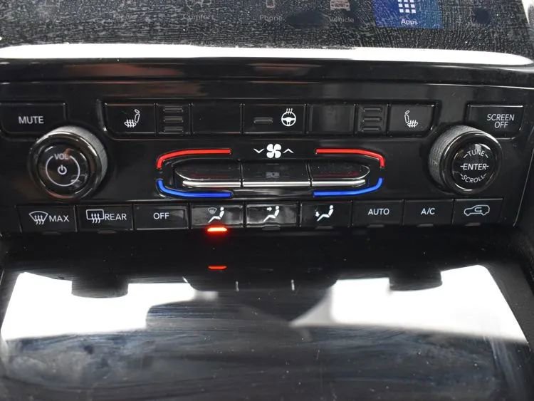 Used 2024 Jeep Grand Cherokee Limited image 34