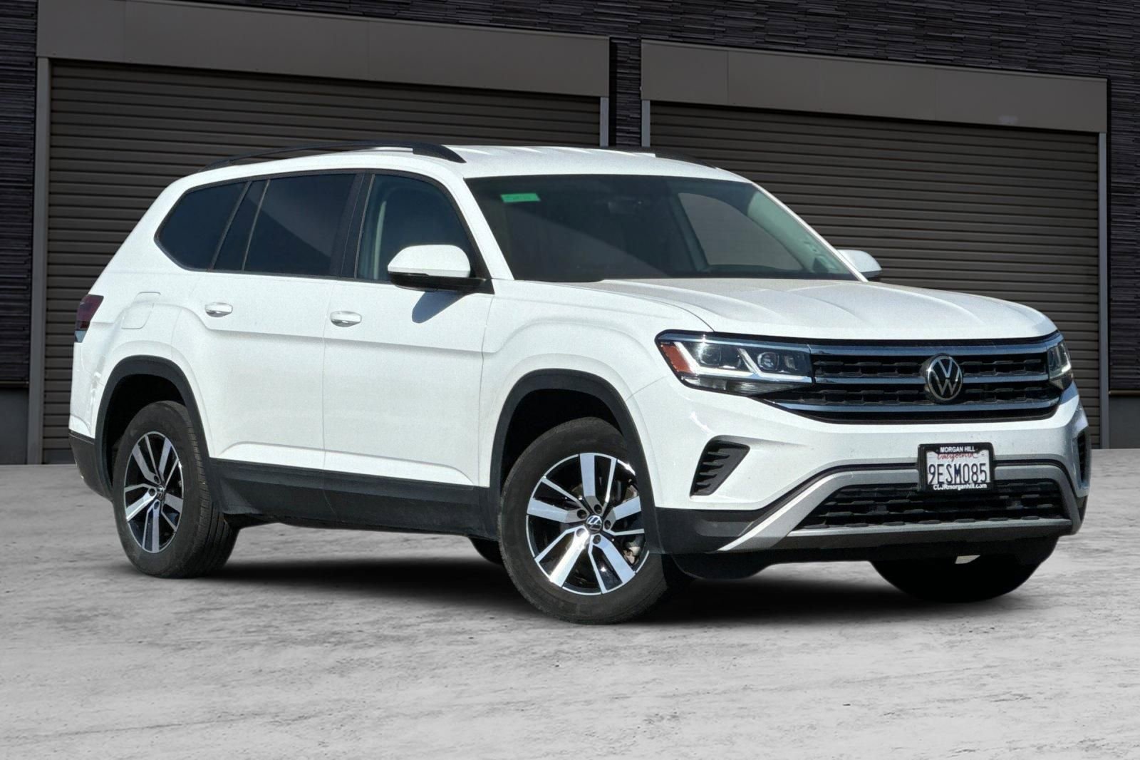 Used 2023 Volkswagen Atlas SE image 2