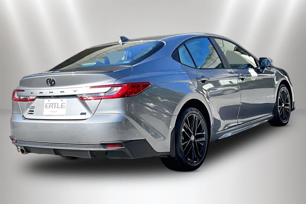 Used 2025 Toyota Camry SE w/ Convenience Package AWD/4WD image 5