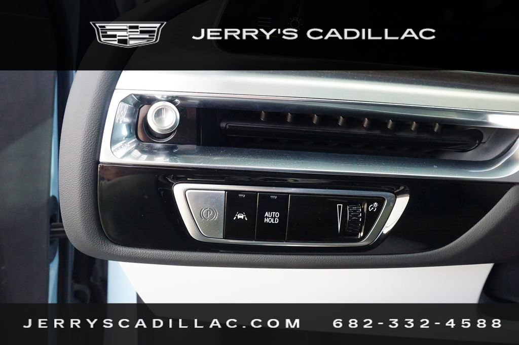 Used 2024 Cadillac Lyriq Sport image 17