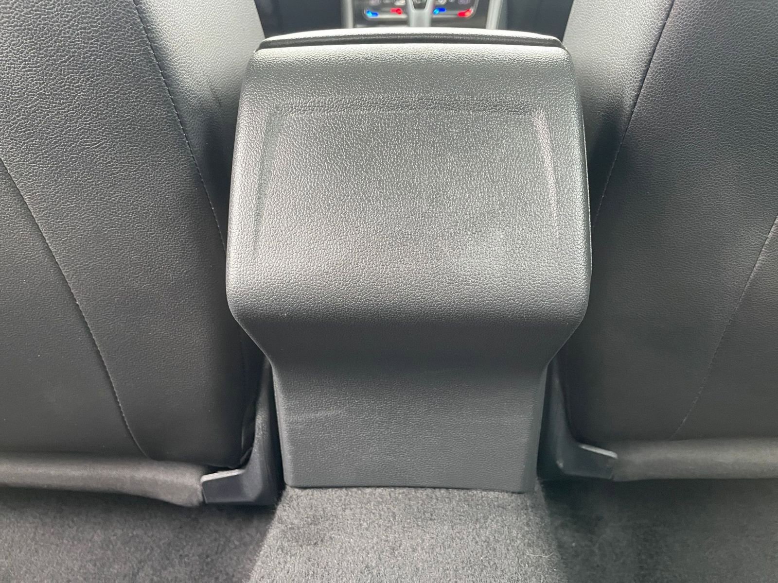 Used 2025 Volkswagen Jetta SE image 24