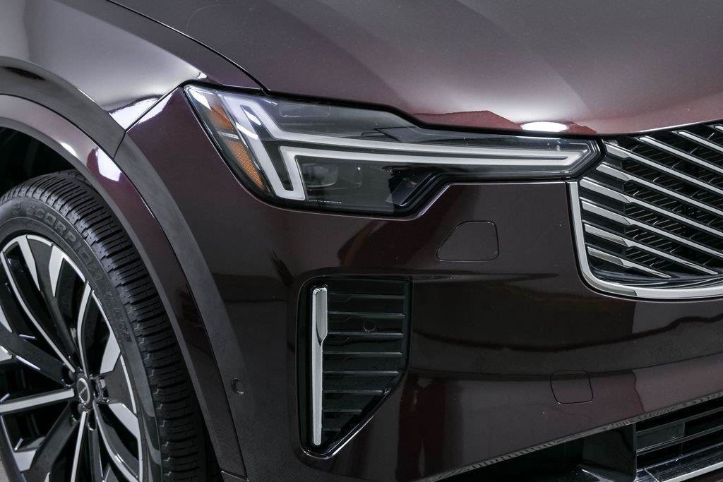 Certified 2025 Volvo XC90 T8 Plus AWD/4WD image 38