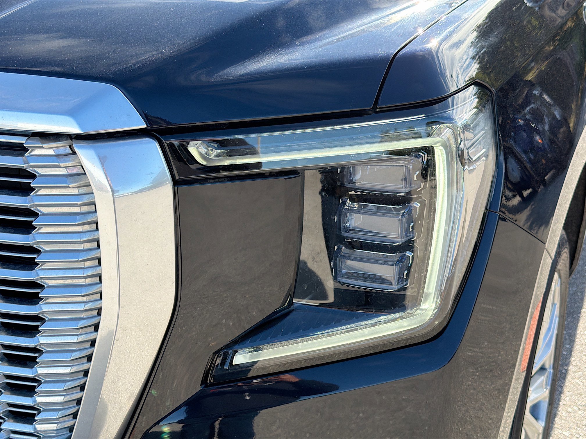 Used 2023 GMC Yukon Denali image 9