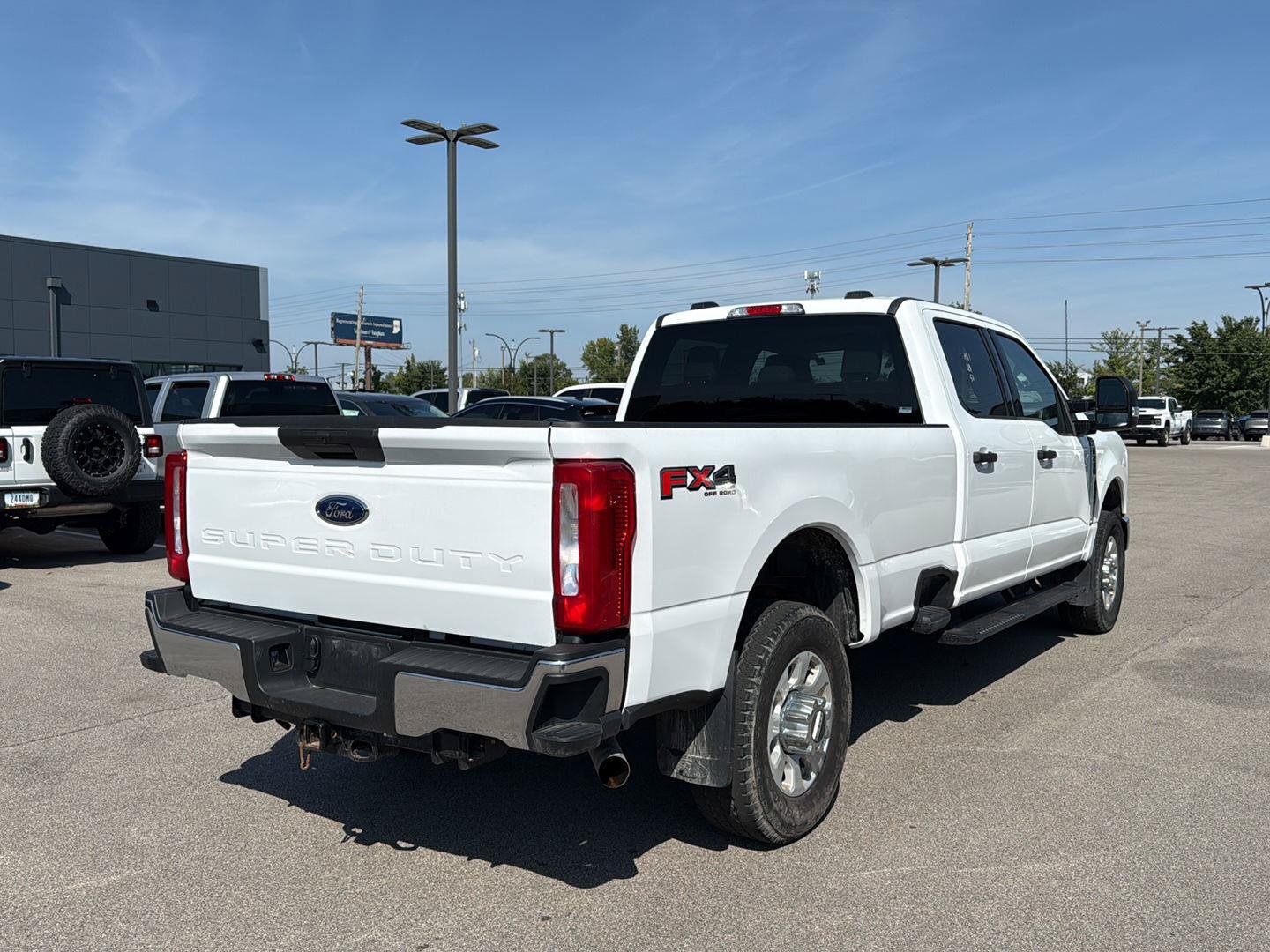 Used 2024 Ford F250 XLT w/ FX4 Off-Road Package AWD/4WD image 3