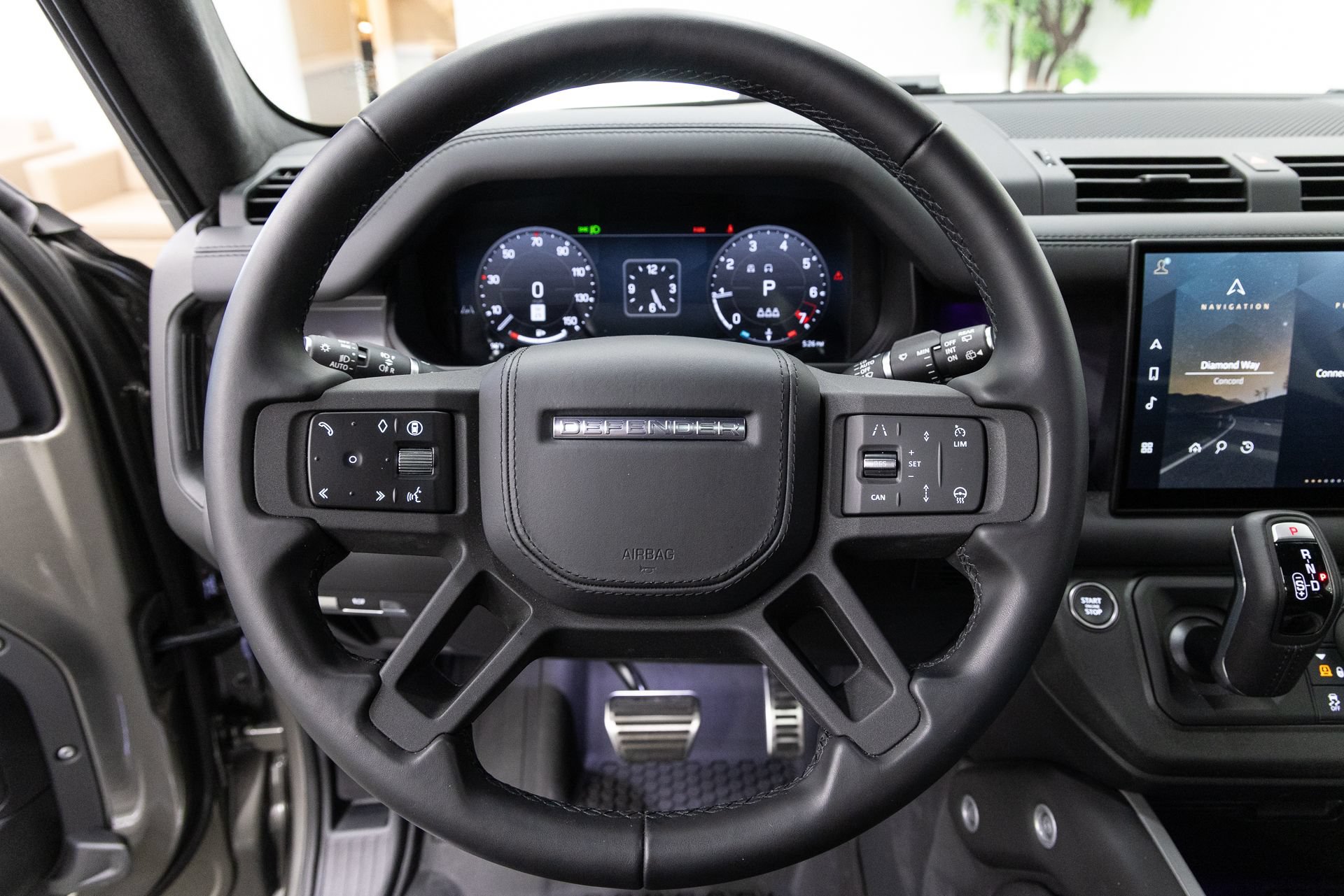 Used 2025 Land Rover Defender 110 X AWD/4WD image 16
