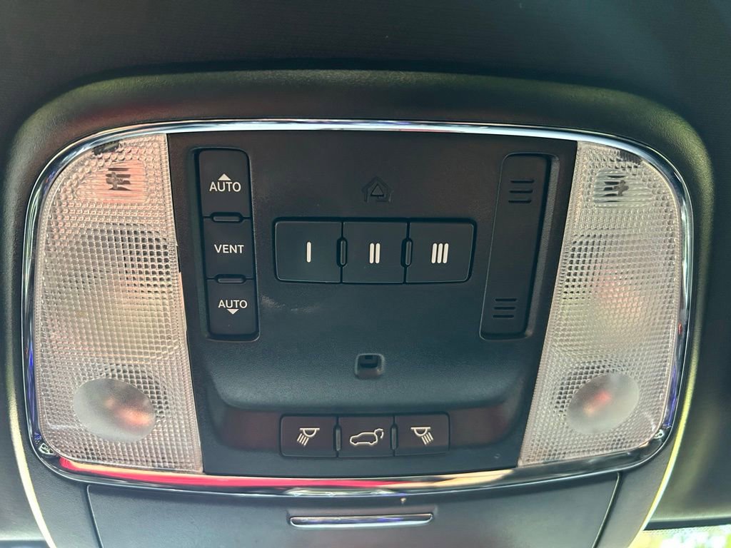Used 2020 Jeep Grand Cherokee Altitude RWD image 28