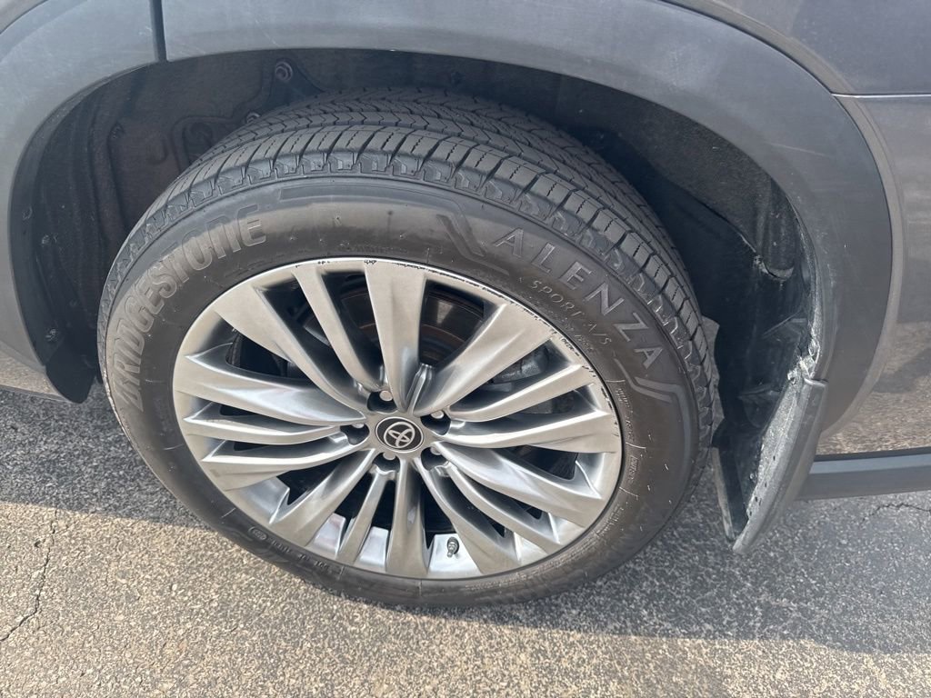 Used 2023 Toyota Highlander Platinum image 50