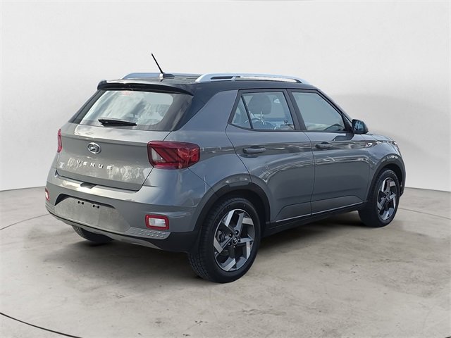 Used 2023 Hyundai Venue Limited image 5