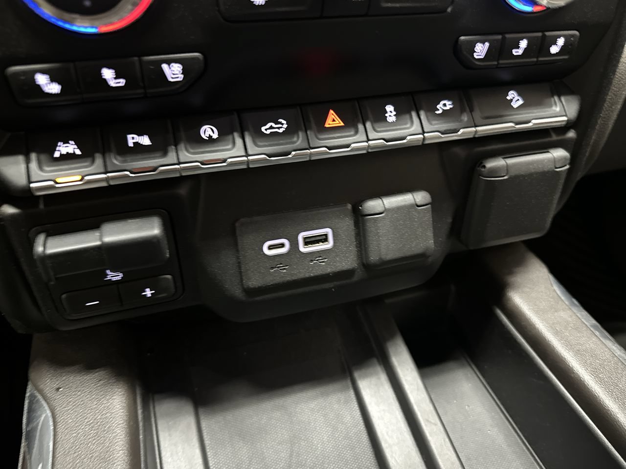Used 2020 GMC Sierra 1500 SLT w/ SLT Premium Plus Package AWD/4WD image 68