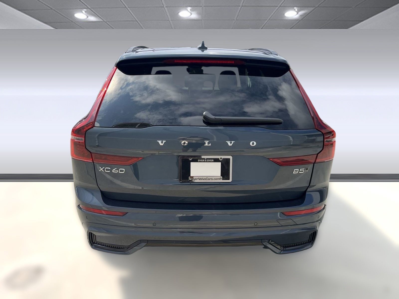 Used 2026 Volvo XC60 B5 Core w/ Climate Package image 10