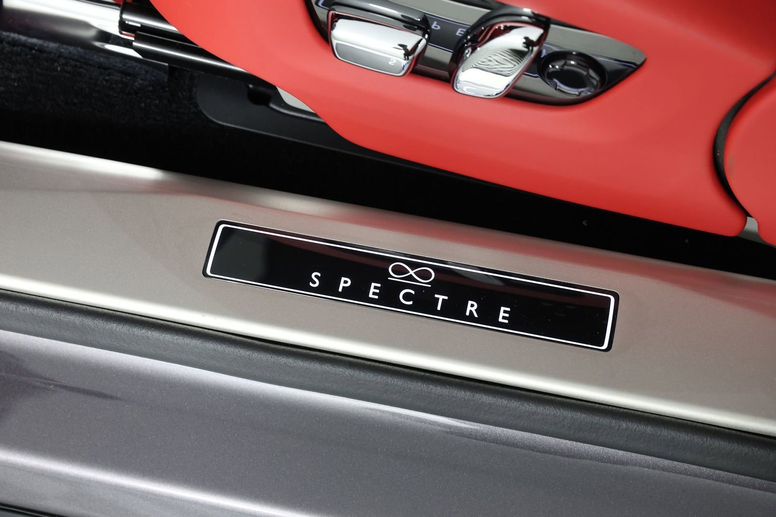 New 2026 Rolls-Royce Spectre Black Badge image 31