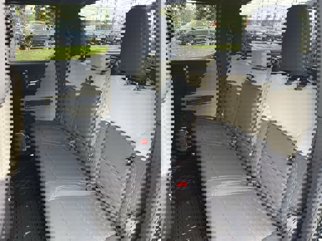 New 2026 GMC Hummer EV 4x4 Crew Cab w/ LPO, Dark Essentials Package image 25