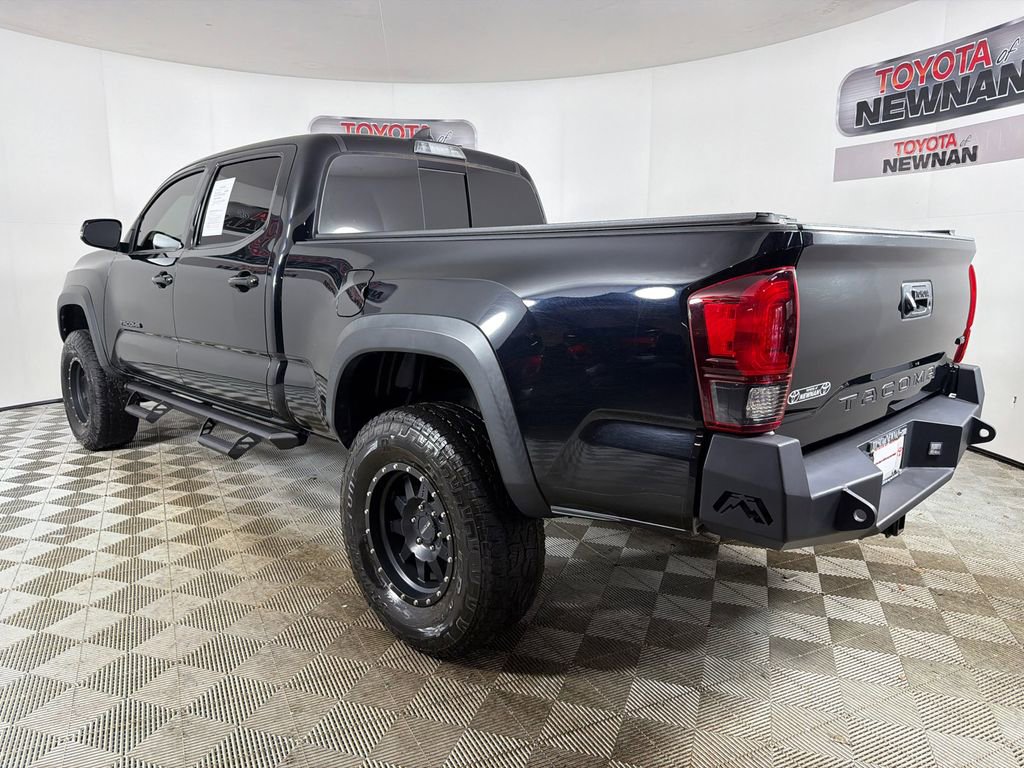 Used 2019 Toyota Tacoma TRD Off-Road image 6