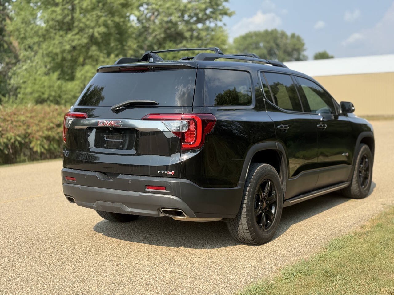 Used 2023 GMC Acadia AT4 w/ Technology Package AWD/4WD image 6