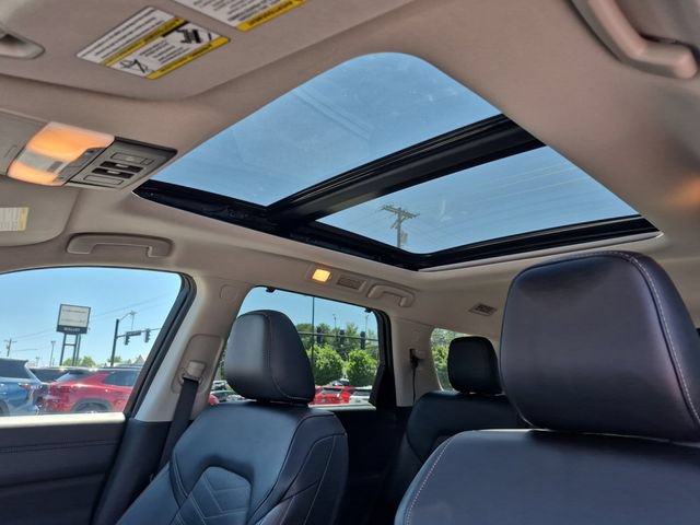 Used 2024 Nissan Pathfinder Platinum AWD/4WD image 27