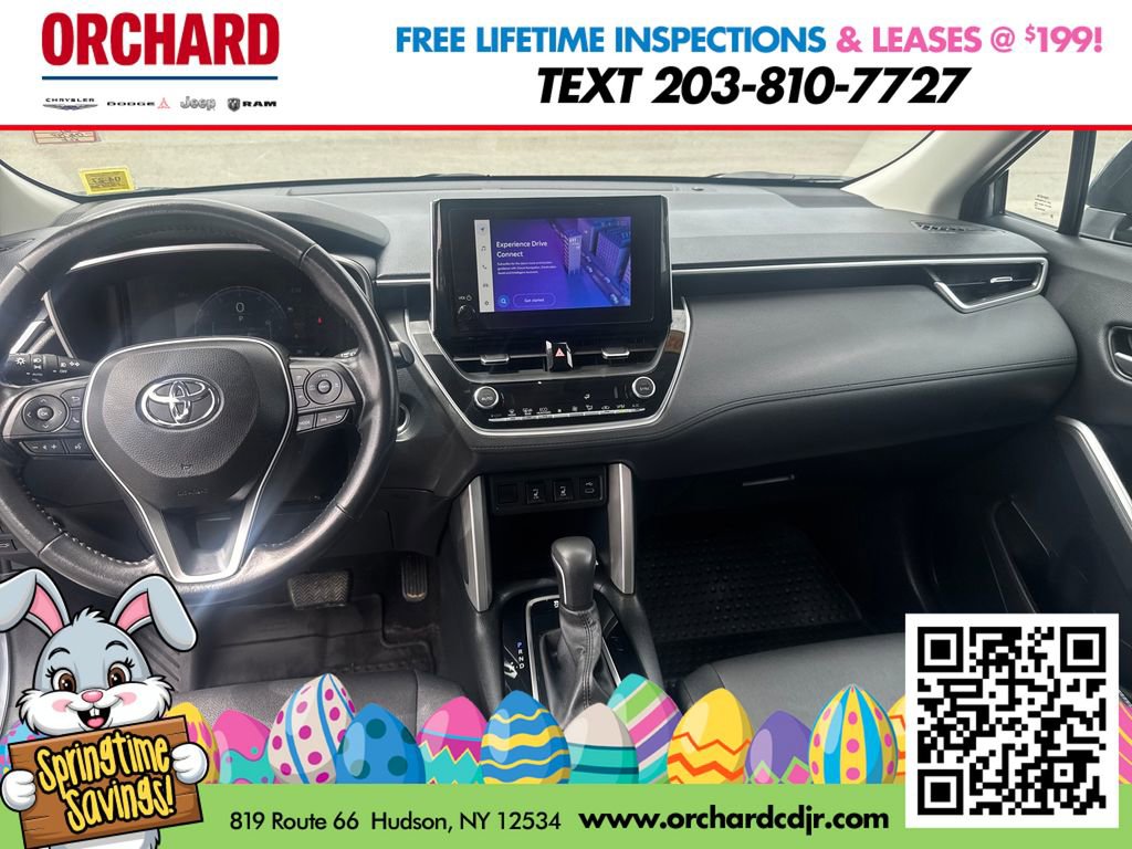 Used 2023 Toyota Corolla Cross XLE w/ Convenience Package image 12