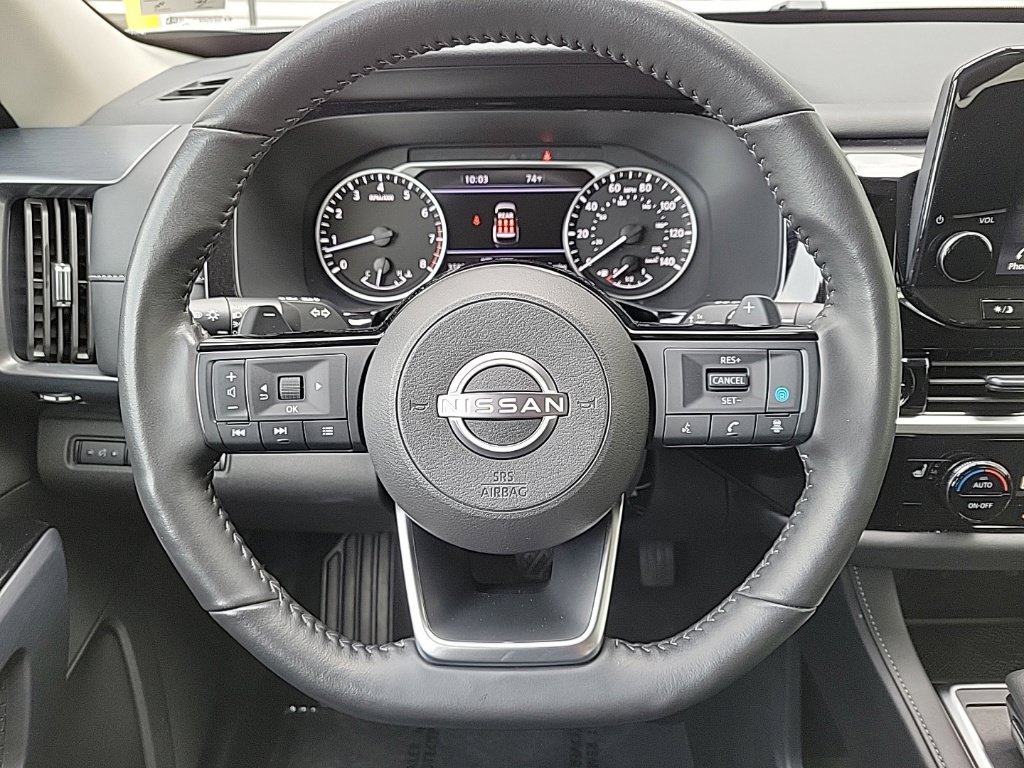 Used 2025 Nissan Pathfinder SL AWD/4WD image 24